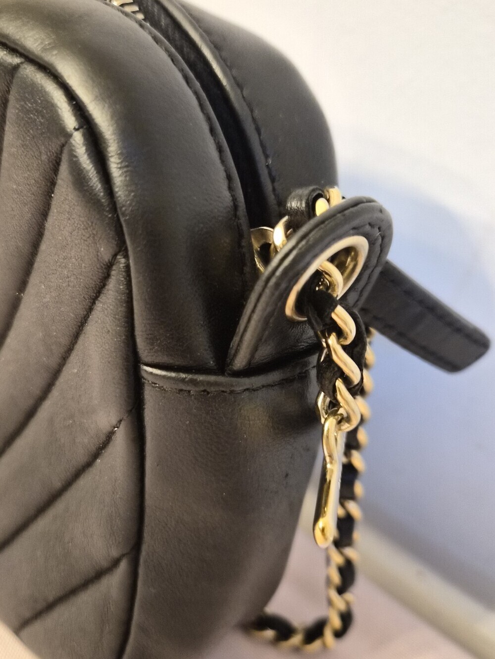 Chanel Chevron Camera Bag – Black Lambskin | 20 Series | Authenticated - Picture 2 of 13